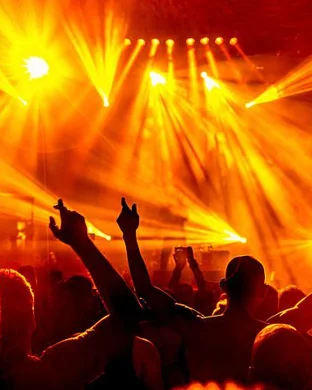 One Night of Queen - Gary Mullen and The Works