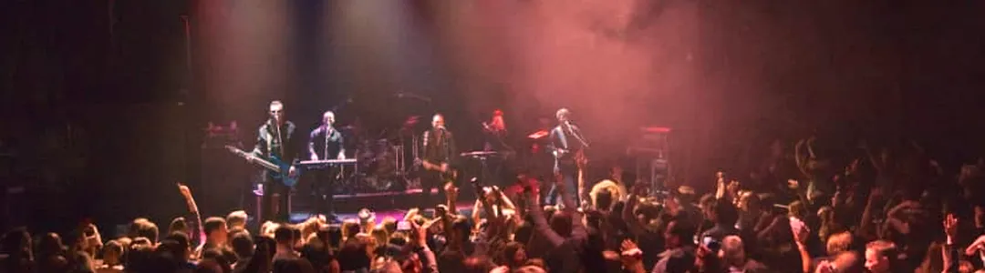 Super Diamond - The Neil Diamond Tribute